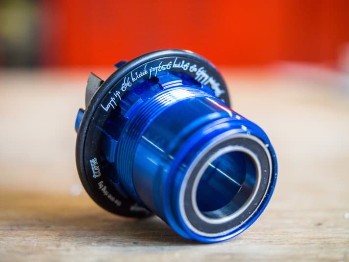   The in-house laser apparently also speaks Elvish. I wonder what it says on the fancy blue freewheel? A little hint: it's Tune's motto.