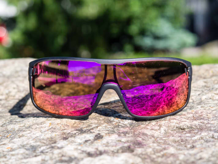   The huge filters reliably cover the eye area.