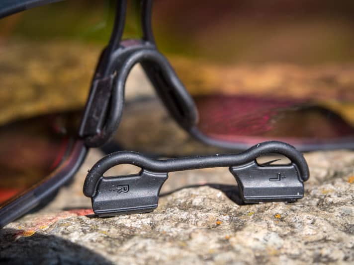   Auch die Nasenstege lassen sich anpassen. Im Lieferumfang befindet sich zudem ein etwas größerer Ersatz-Steg.