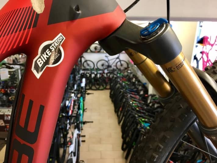   You're in good hands at the Bike Station Kelheim. Thanks for the coffee, Flo!