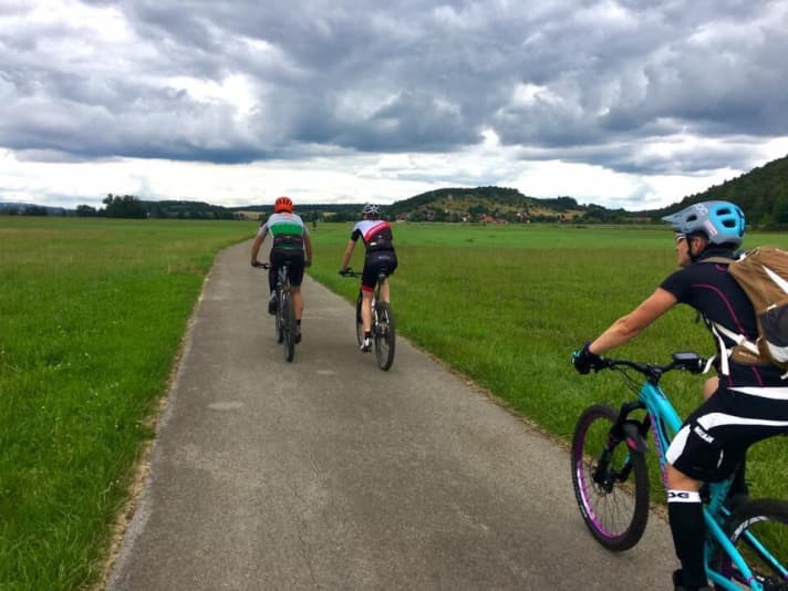   Danke an Josef Haimerl, Päm von Girls on MTB und Thomas von der Radsportabteilung TV Burglengenfeld 1875 für die Route bis Schwandorf!