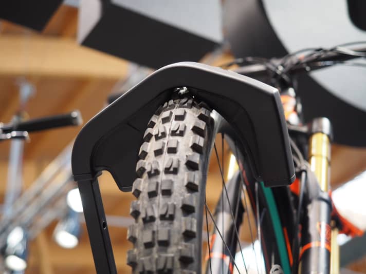   The front bar also offers space for fat bike tyres.