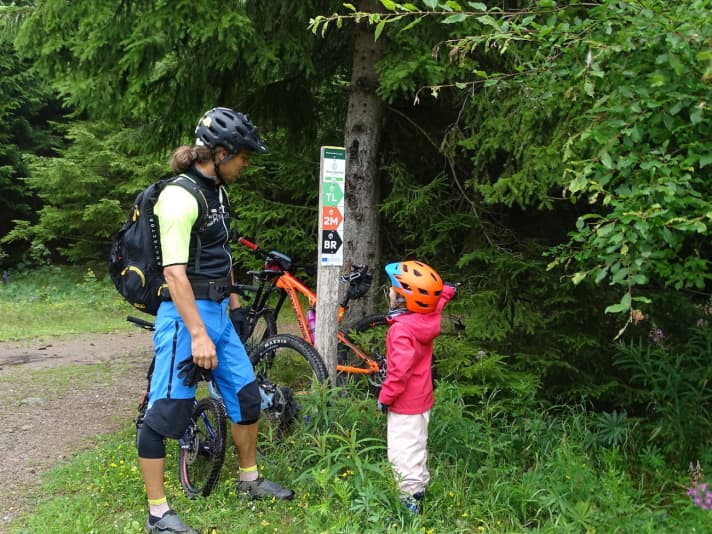   Scavenger hunt on the bike: thanks to perfectly signposted routes, the little ones can act as scouts - an additional motivational point.