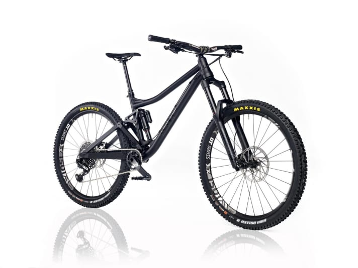   Das Flaggschiff ist das neue Last Coal SL. Jetzt mit Super-Deluxe-Dämpfer, XO1 Eagle und EX 1501-Laufrädern von DT Swiss.