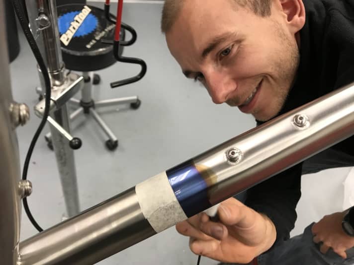   The surface structure in the titanium is changed by the voltage and the liquid. The colour changes depending on the current and voltage.