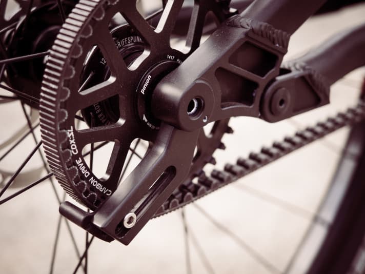   The rear guide for the Gates belt has been integrated into the dropout.