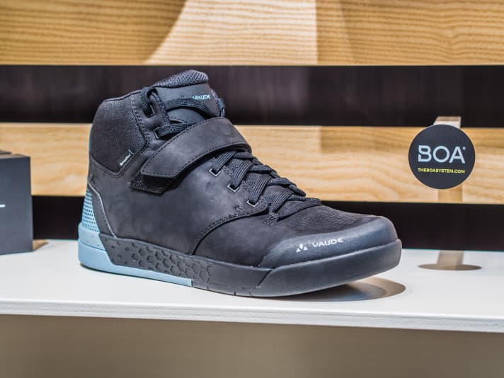   Der AM Moab Mid STX ist ein Allwetter-Schuh mit Sympatex-Membran.