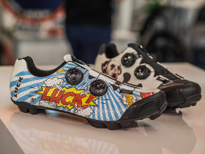   The Spanish manufacturer Luck invites you to design your own top Galaxy shoe.