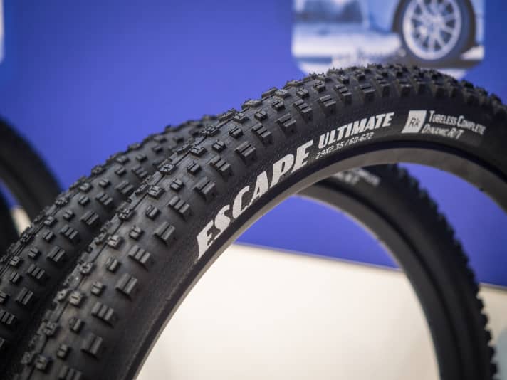   The Escape is Goodyear's all-rounder and is intended to cover a wide range of applications in the trail and all-mountain segment. Square lugs are designed to provide grip in all directions and a more open profile enables reliable self-cleaning. Four variants are available: 27.5 x 2.35 / 27.5 x 2.6 / 29 x 2.35 / 29 x 2.6.