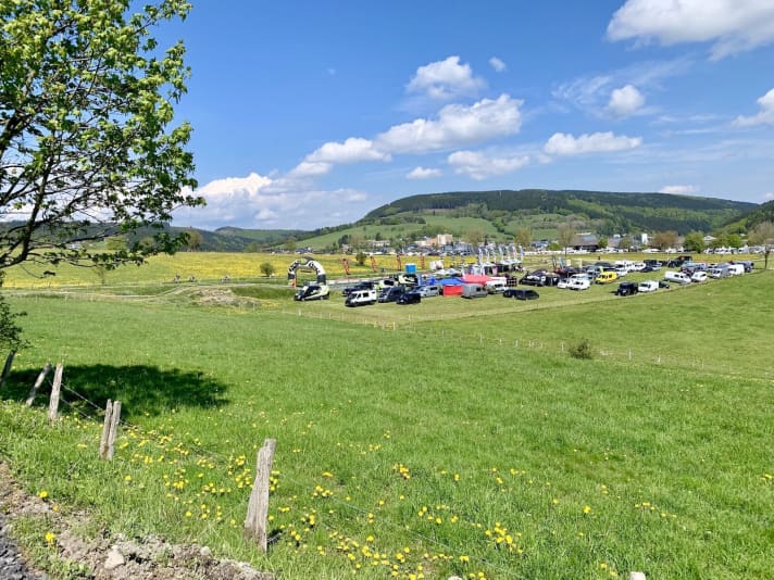 Raus aus dem <a href="https://bike-festival.de/" target="_blank" rel="noopener noreferrer nofollow">BIKE Festival</a> -Rummel, rauf auf die Trails.