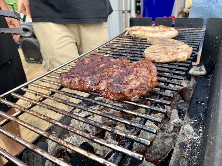 Zum Tagesabschluss gabs ein zünfiges Grillfest am Pumptrack in Waldsassen.