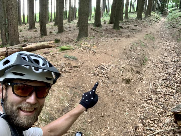 Yes, that's the way up! The Sautreibergasse up to the Böhmerwaldturm.