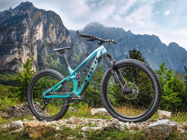   Das Fuel EX 9.8 ist das zweitteuerste Bike der Trek-Modellreihe. Mit 140-Millimeter-Federweg an der Gabel und 130-Millimetern am Heck besitzt das Trailbike ein breites Einsatzspektrum.
