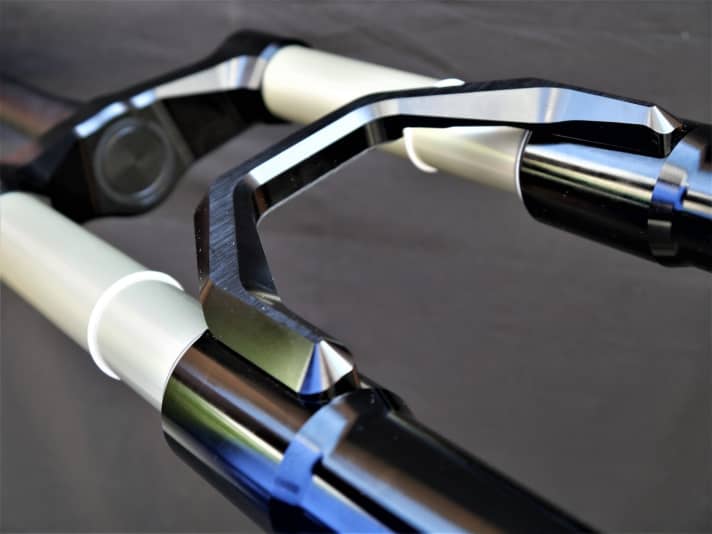   Wie bei allen Intend-Federgabeln werden die größten Bauteile der Blackline Ebonite CNC-gefräst.