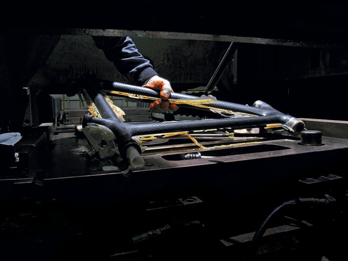   Bei Carbonrahmen ist langfristig mit Lieferverzögerungen zu rechnen. Auch Komponentenhersteller, die in China produzieren lassen, warnen vor Engpässen. Das wird besonders die Händler treffen. 