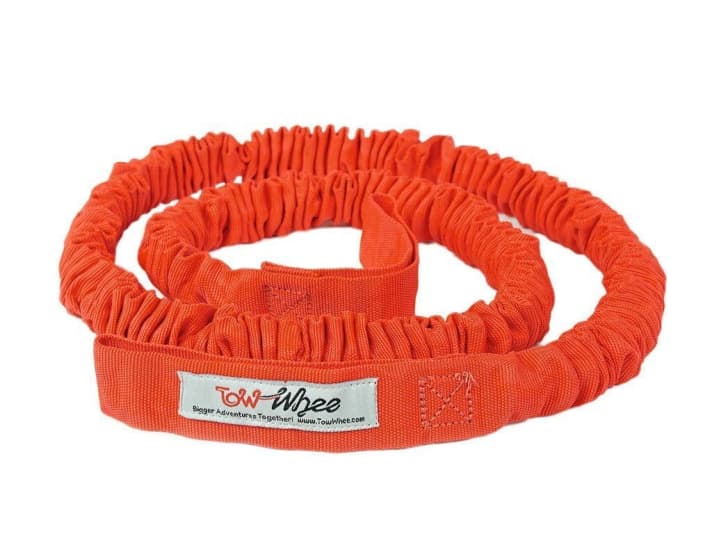 The Tow-Whee is a tow rope for bikers, highly elastic and stretchable up to 4.5 metres.