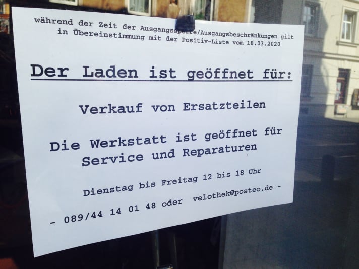   Hoffentlich bald ein Bild der Vergangenheit: für den Bike-Verkauf geschlossene Fahrradläden wie im Bild die Velothek in München/Haidhausen.