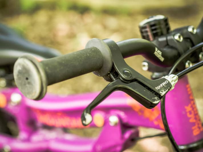 The Tektro V-brakes are perfectly adequate for initial off-road use and can be easily adapted to small hands.