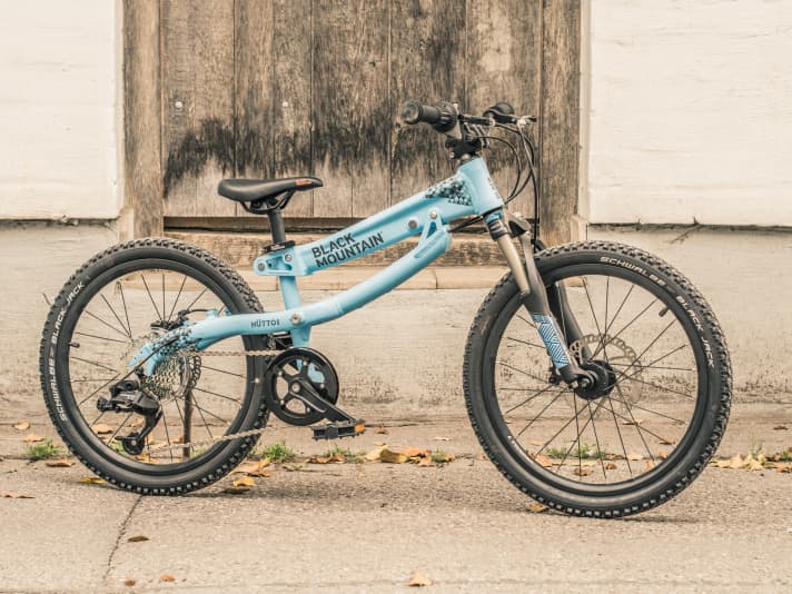 From a height of around 118 centimetres, the Hütto Trail 20" from Black Mountain is ideal for off-road riding.