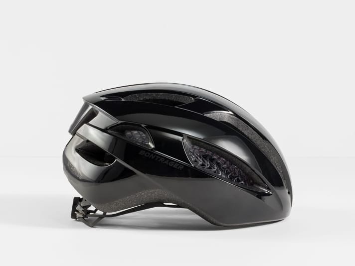   In addition to the high-quality WaveCel technology, the helmet offers a casual look, making it the perfect all-rounder. In size XL, the Bontrager helmet also fits large heads.