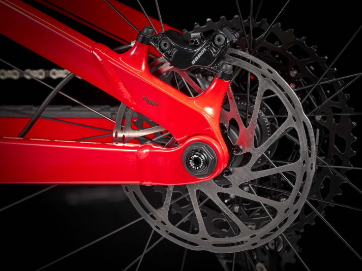   Trek's typical pivot point on the rear axle is also retained on the new Slash.