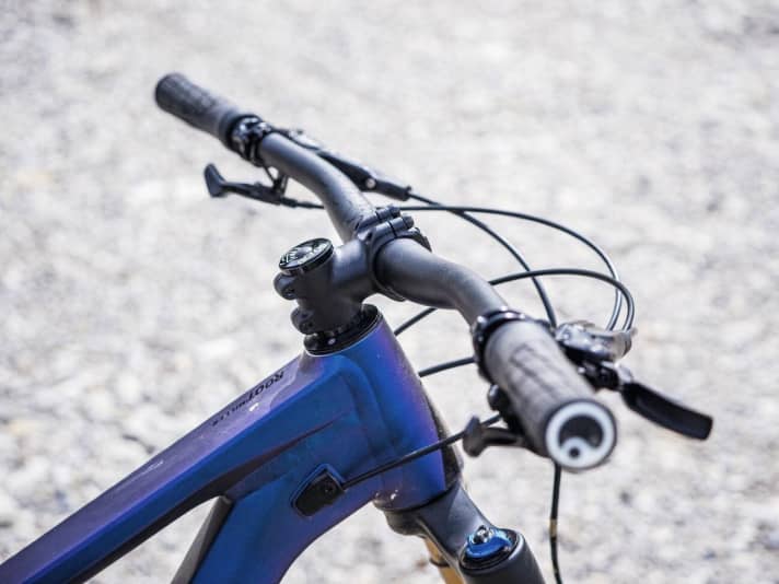   <a href="https://www.awin1.com/cread.php?awinmid=11768&awinaffid=471469&clickref=B+Root+Miller&ued=https%3A%2F%2Fwww.rosebikes.de%2Ffahrr%25C3%25A4der%2Fmtb%2Ftrail-%2F-enduro%2Froot-miller" target="_blank" rel="noopener noreferrer nofollow">Rose Root Miller 3</a> *: The Level Nine handlebars are unusual and heavily offset. No tester really warmed to it. Quick to swap using the configurator.