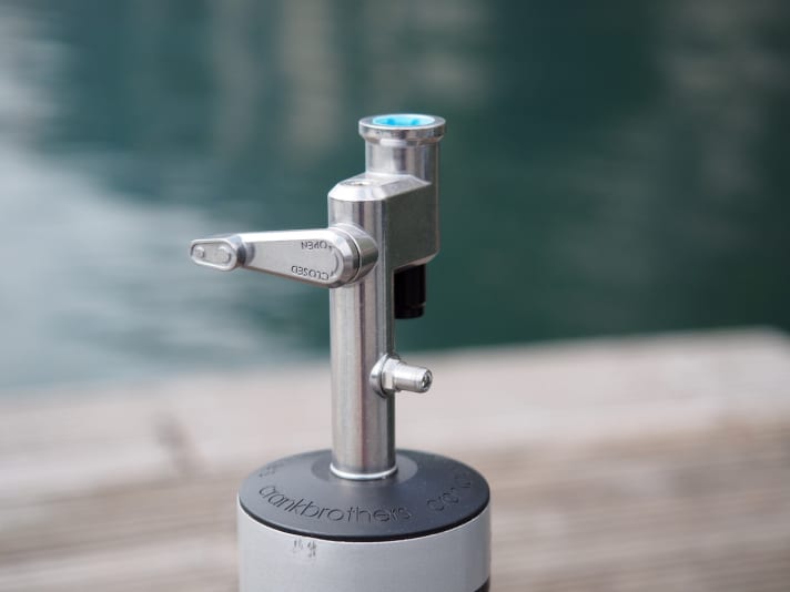   The Burst tank with holder for the pump, for the hose, a valve for compressors and the lever for tubeless assembly.