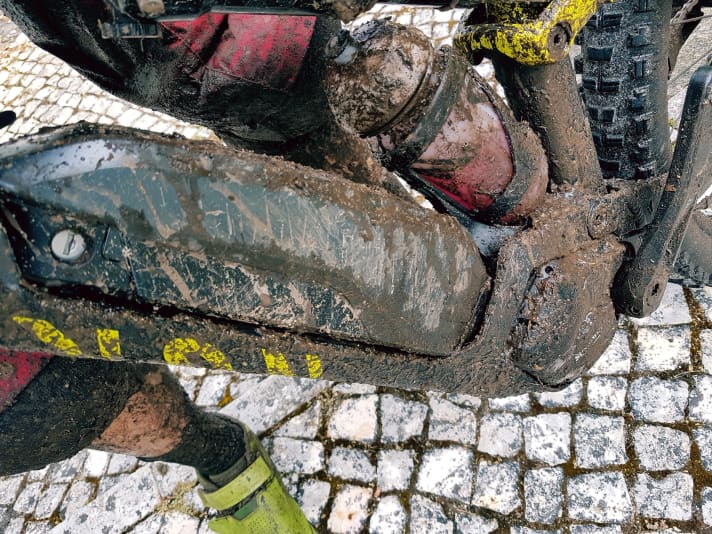   In mountain bike use, mud and splash water are part of everyday life. Can the electronics cope with this?