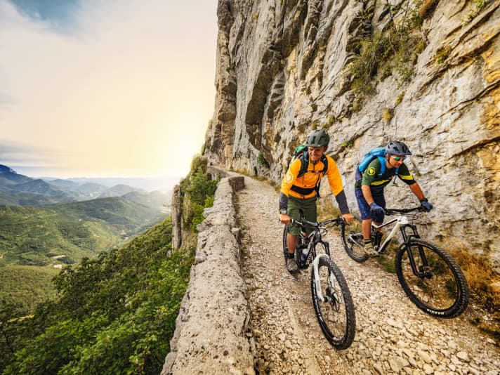 In the French Prealps near Grenoble, Mediterranean air and the scent of lavender mingle in bikers' noses. From page 104