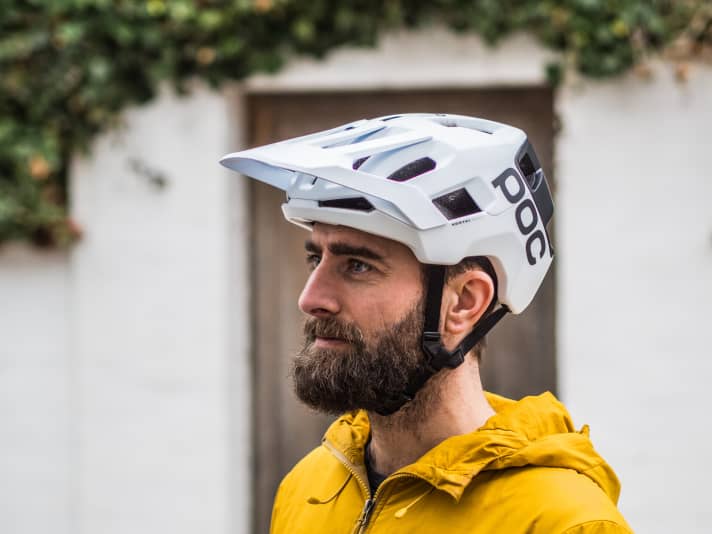   No lightweight, but very convincing in terms of safety: the new all-mountain helmet from POC.