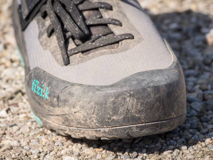 The same goes for the toes. A wide TPU cap is used here.