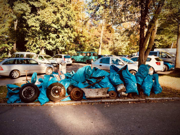   A total of eleven large bin bags were collected by 100-120 helpers during the last campaign last year. 