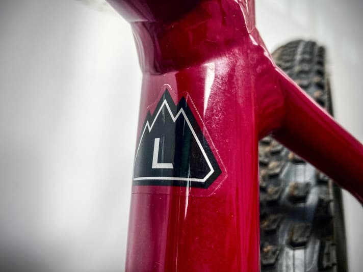   Once you have selected a suitable MTB model, you need to choose the right frame size. For a body height of around 1.80-1.85 metres, size L usually fits.