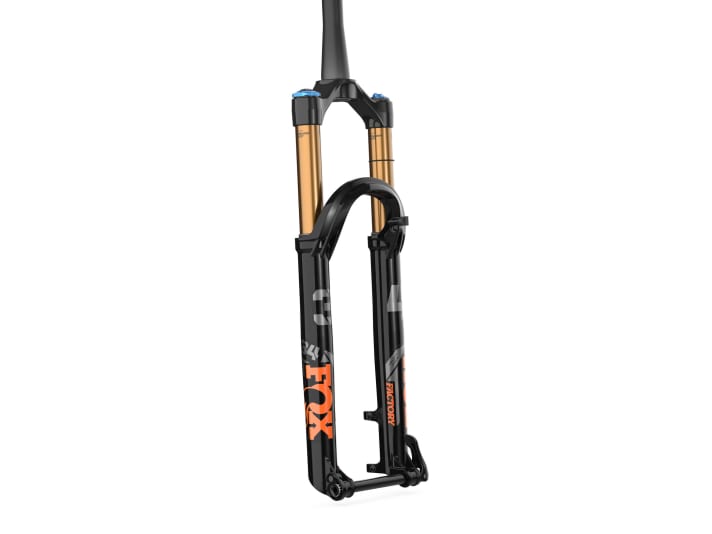   Auch an der Vorderseite der Gabelbrücke erkennt man das neue Chassis-Design.