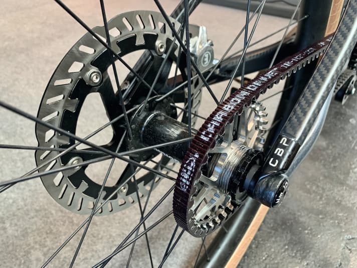   Für die minimalistische CBP-Achsaufnahme für Riemen hat Cybro den Eurobike-Award erhalten.