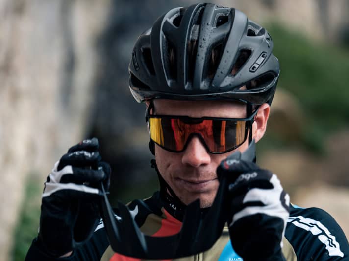   Without a visor, the mountain bike helmet transforms into a sporty helmet for gravel or XC racing.