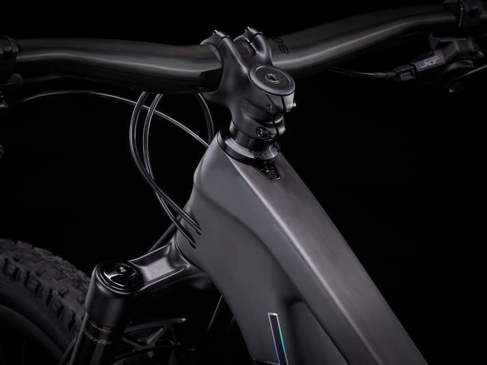   The new steering angle limiter now allows 14 degrees more - this should offer significant added value on the trail.