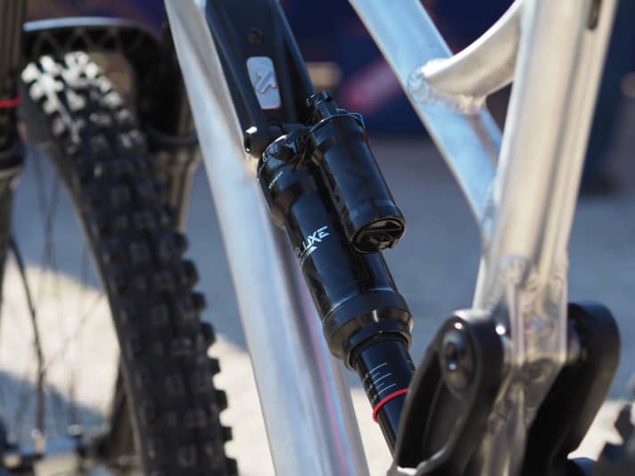   The rear suspension provides 160 millimetres of travel.