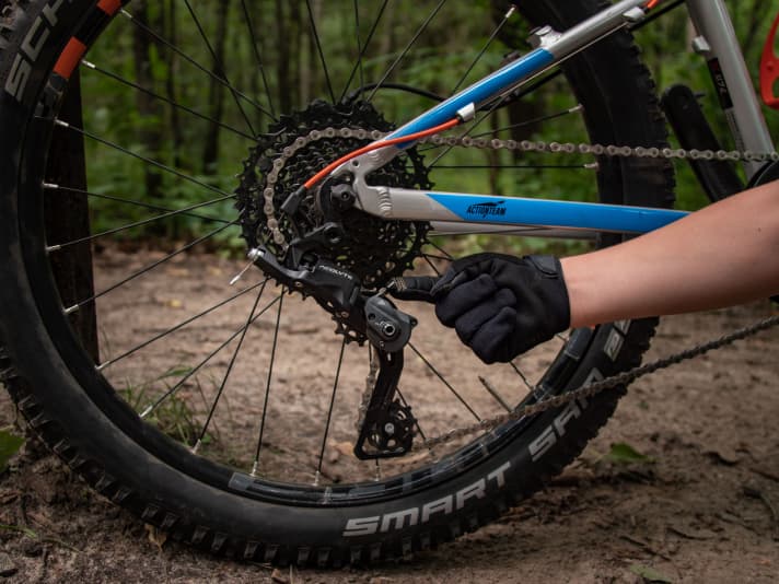   It should be possible to immobilise the chain using an Allen key and lever.