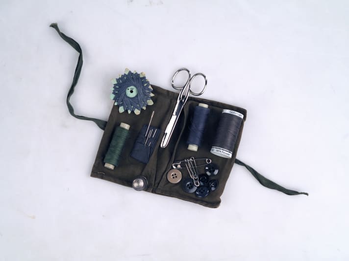  Emergency aid: BW sewing kit