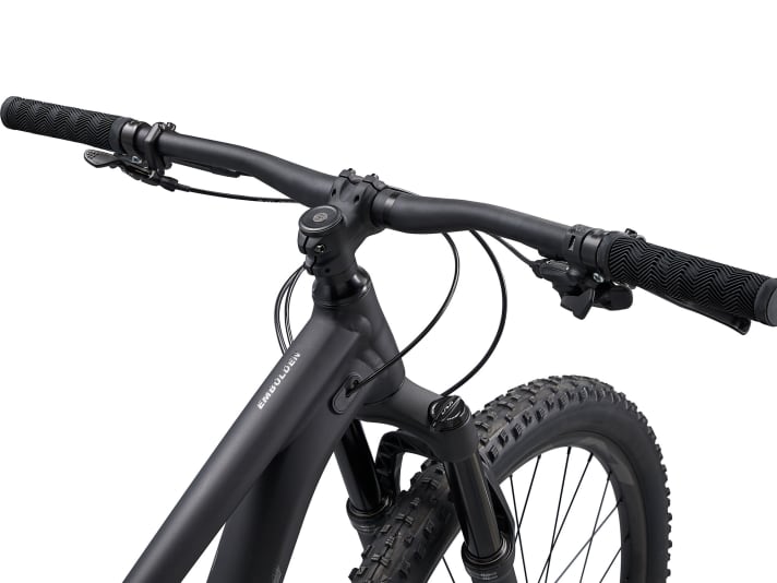 The Liv trail bikes roll in with 740 to 780 millimetre wide handlebars and a 35 mm cockpit.