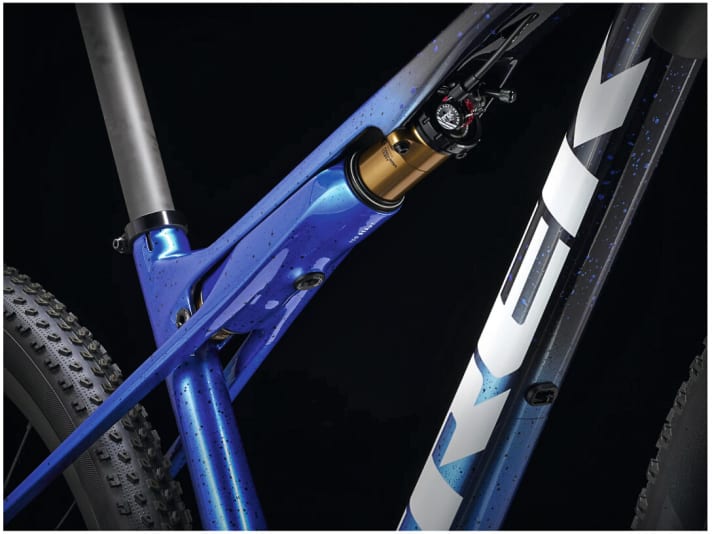   The semi-integrated shock on the Trek Supercaliber increases stiffness and, with 80 millimetres of travel, provides a comfort advantage over a hardtail.
