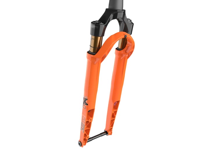   The new Fox suspension fork for gravel bikes is characterised by the slimmed-down lower section, the rear-mounted casting stay and the short travel of 4-5 centimetres.