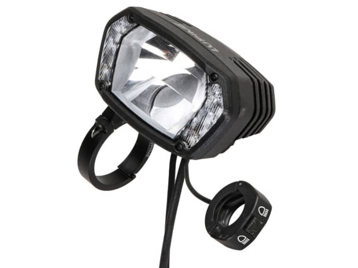   Die Lupine SL X punktet mit starkem Fernlicht und exzellenter Kurvenausleuchtung und kostet 350 Euro.