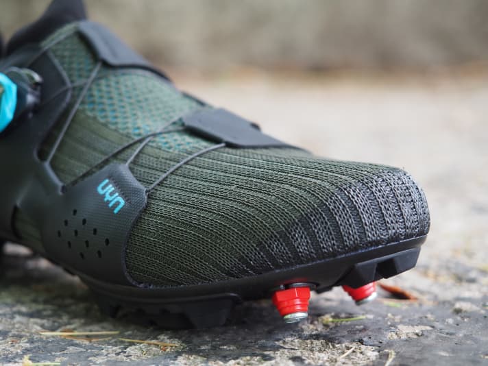 Das Obermaterial soll besonders leicht sein und schnell trocknen.