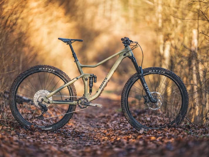 The geometry of the Rose Root Miller makes the rider sit a little squat on the bike.