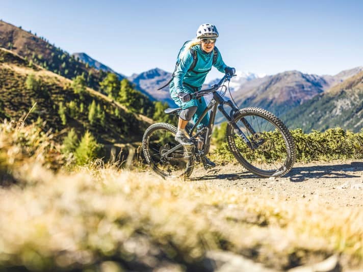 Although the frame concept of the test winner YT Jeffsy was last updated in 2020, the geometry is still very suitable for all-mountain use.