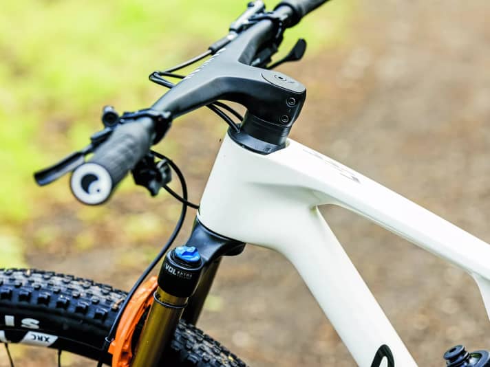 With the so-called IPU (Impact Protection Unit), the steering stop limiter moves into the head tube.