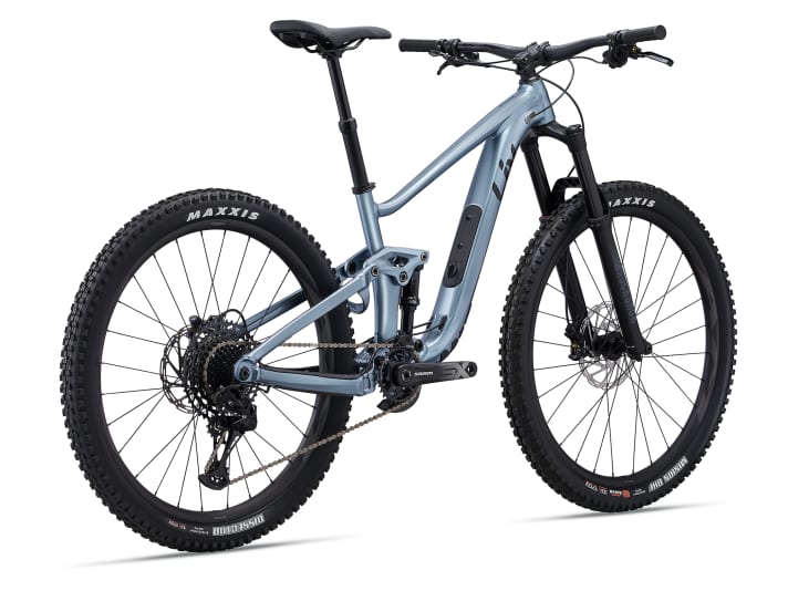 The Intrigue LT 2 women's MTB for 3399 euros in the colour Age Denim.