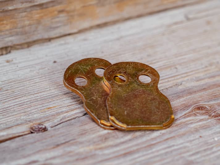 Die optionalen Strong-Platten erhöhen die Kraft des Magneten nochmals um 30 Prozent